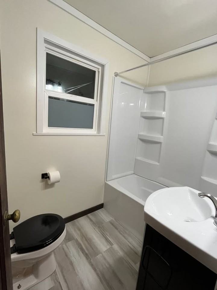 229 W Marquette St - Photo 5 of 10