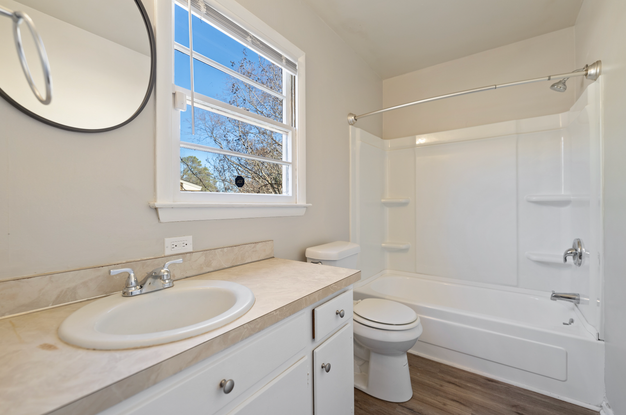 3422 Atlantic Ave - Photo 3 of 11