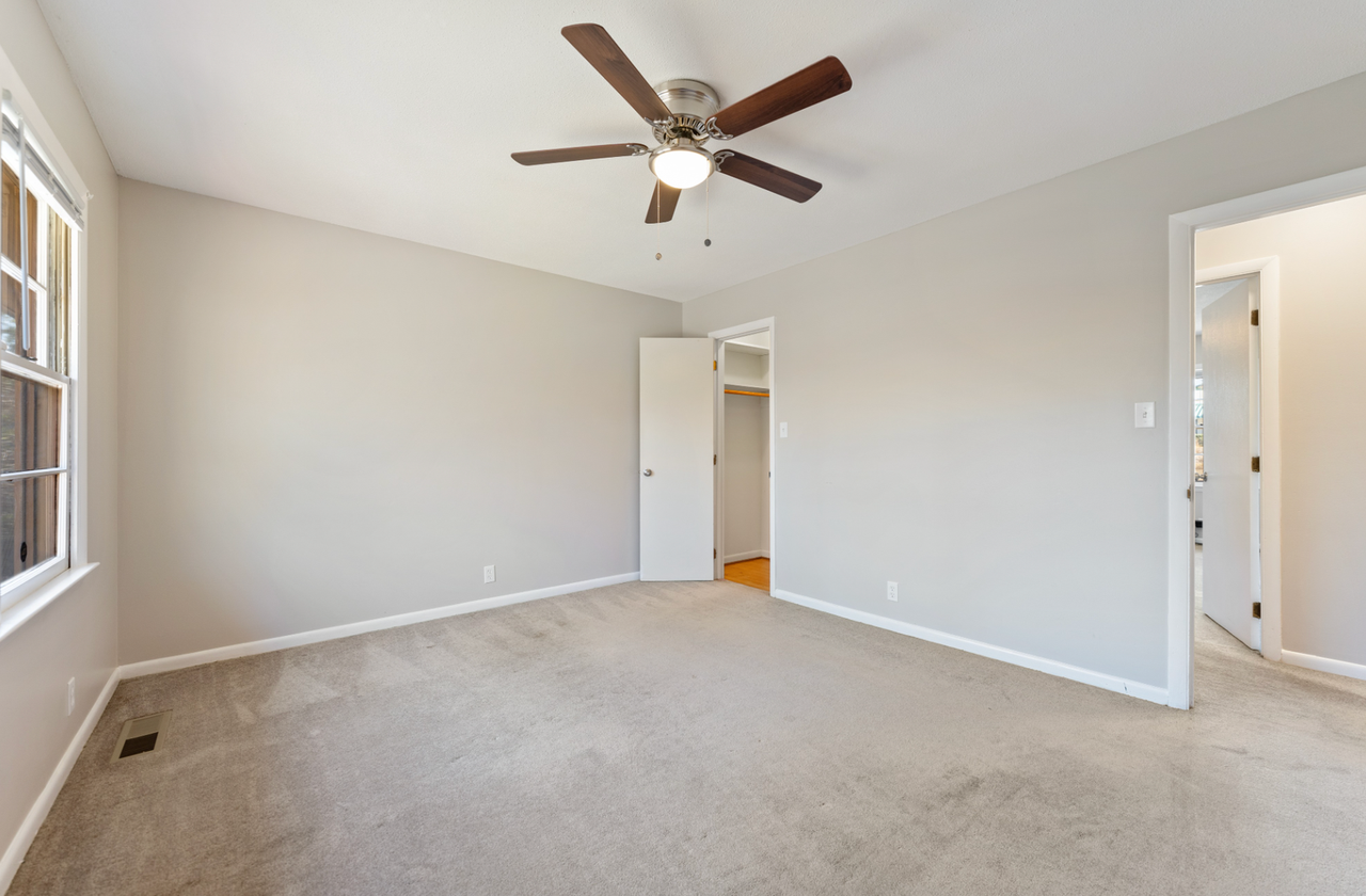 3422 Atlantic Ave - Photo 4 of 11