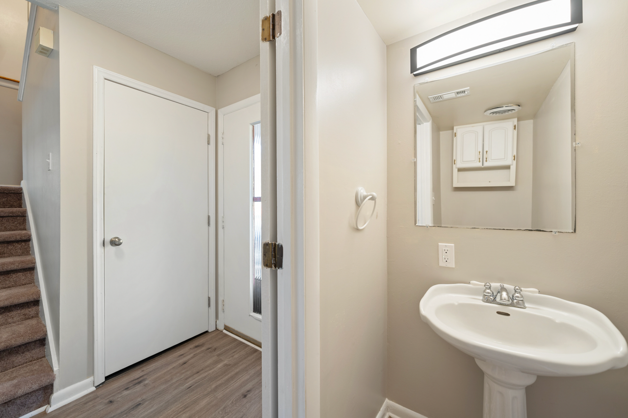 3422 Atlantic Ave - Photo 5 of 11