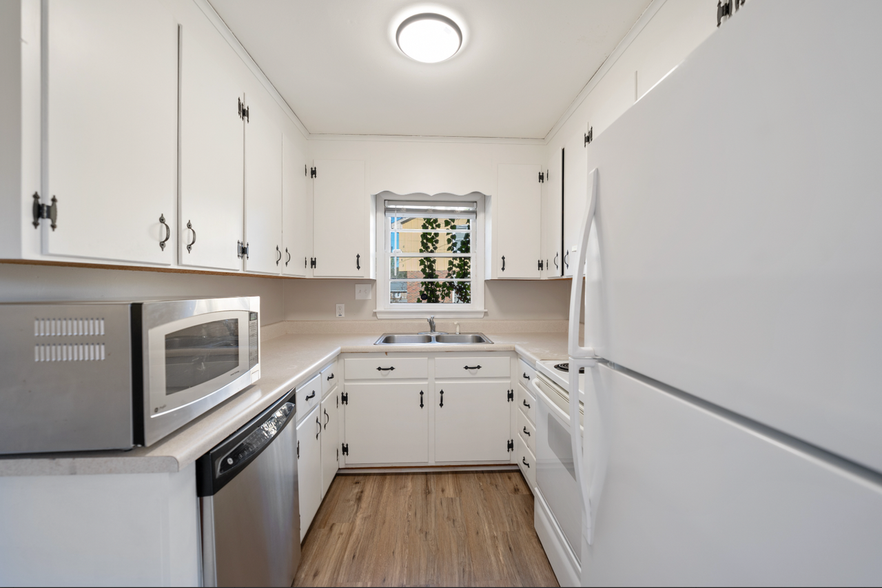 3422 Atlantic Ave - Photo 7 of 11