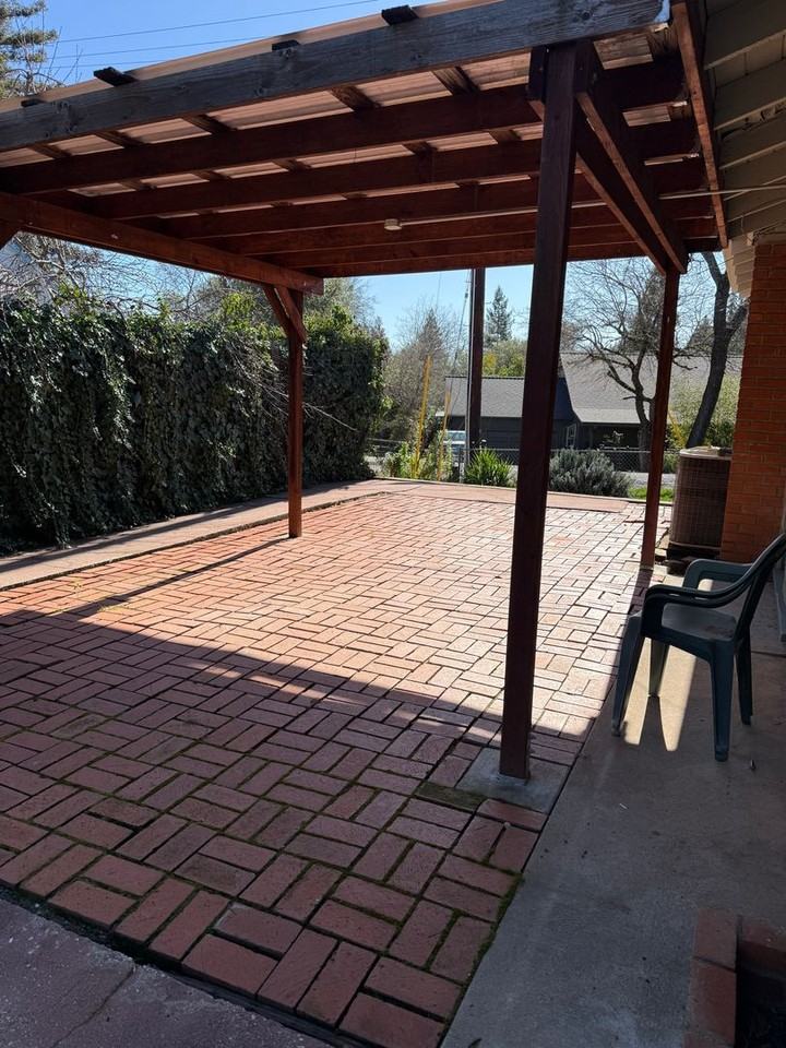 397 Huntley Ave - Photo 2 of 31