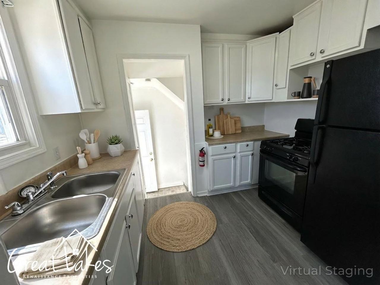 22003 Gascony Ave - Photo 4 of 17