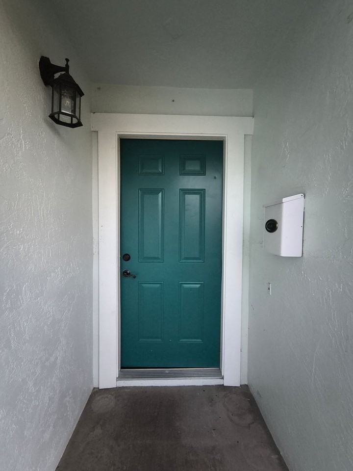 5376 Scenic Ave - Photo 3 of 50