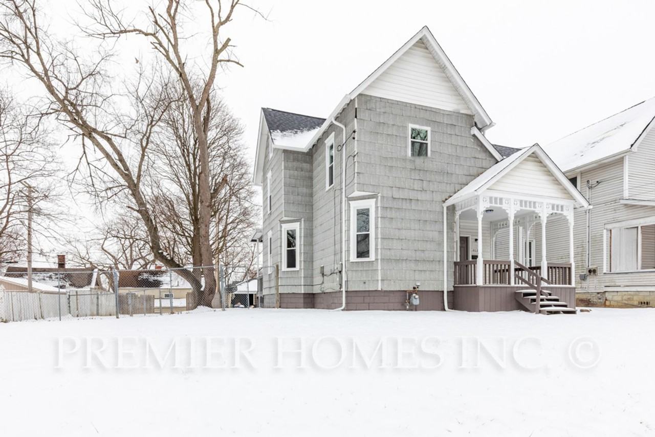 408 Hazlett Ave Nw - Photo 2 of 26