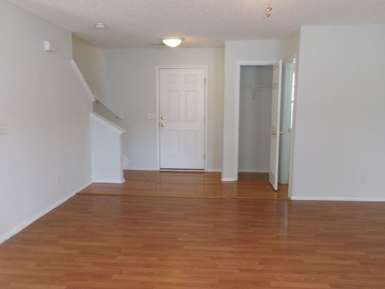 3064 Regency Oaks Dr - Photo 3 of 29