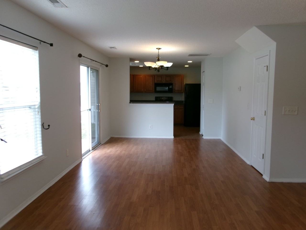 3064 Regency Oaks Dr - Photo 4 of 29