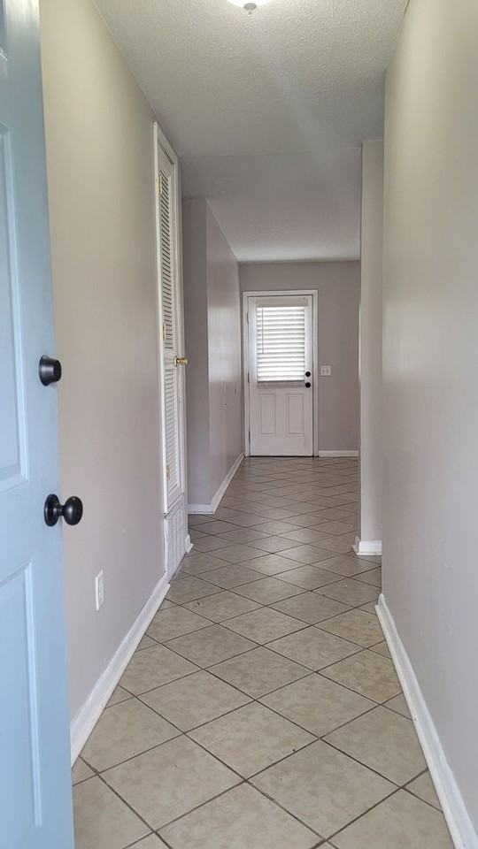 123 Deerwood Ct - Photo 4 of 30