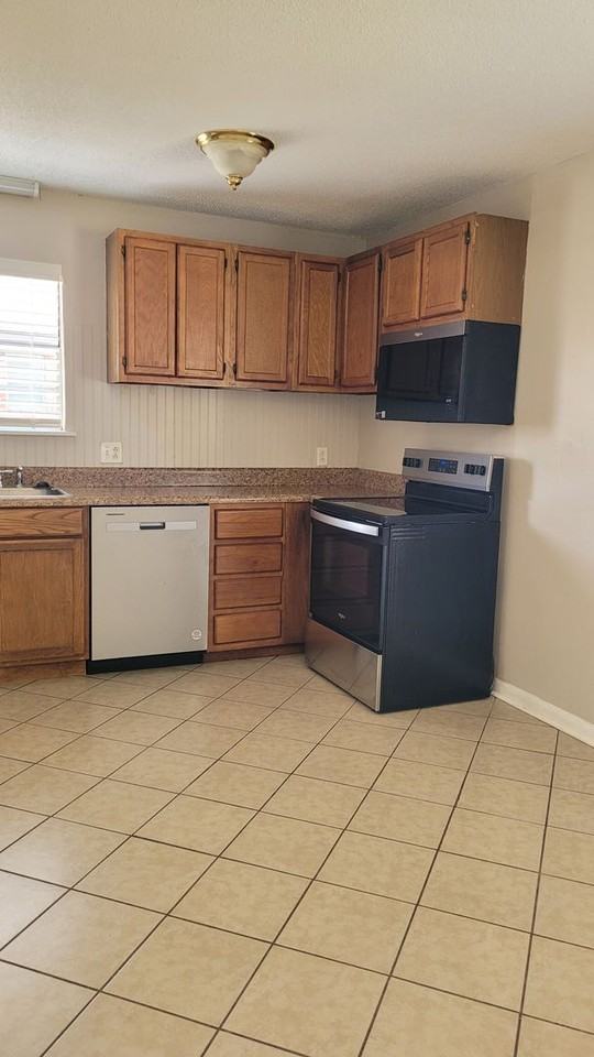 123 Deerwood Ct - Photo 7 of 30