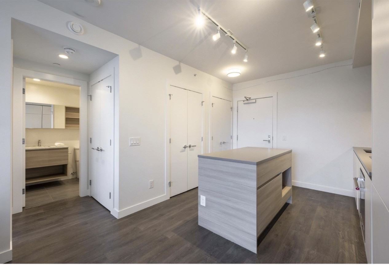 525 Foster Avenue - Photo 3 of 9