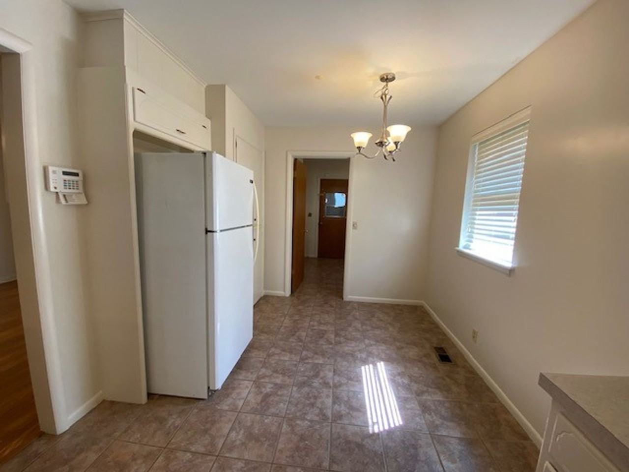 5728 E 43rd St - Photo 5 of 23