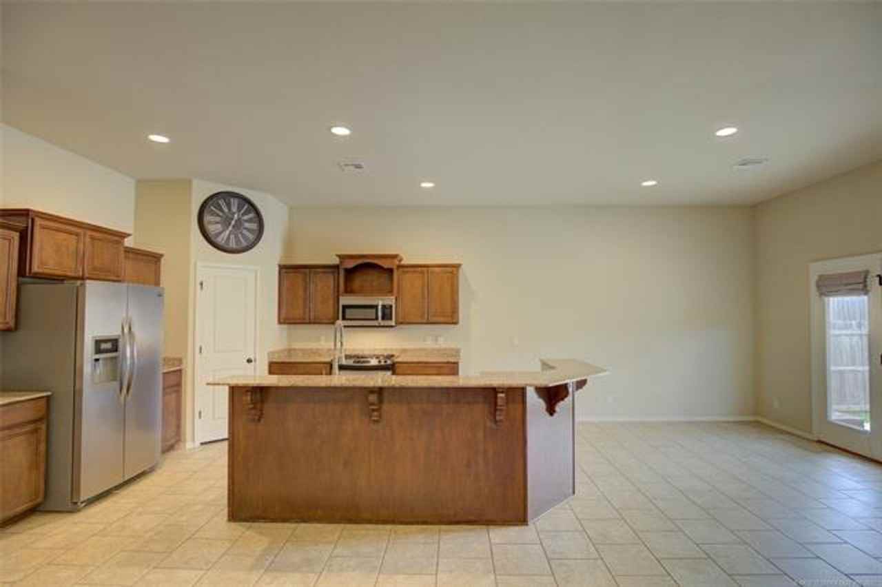 13334 S 21st St - Photo 5 of 50