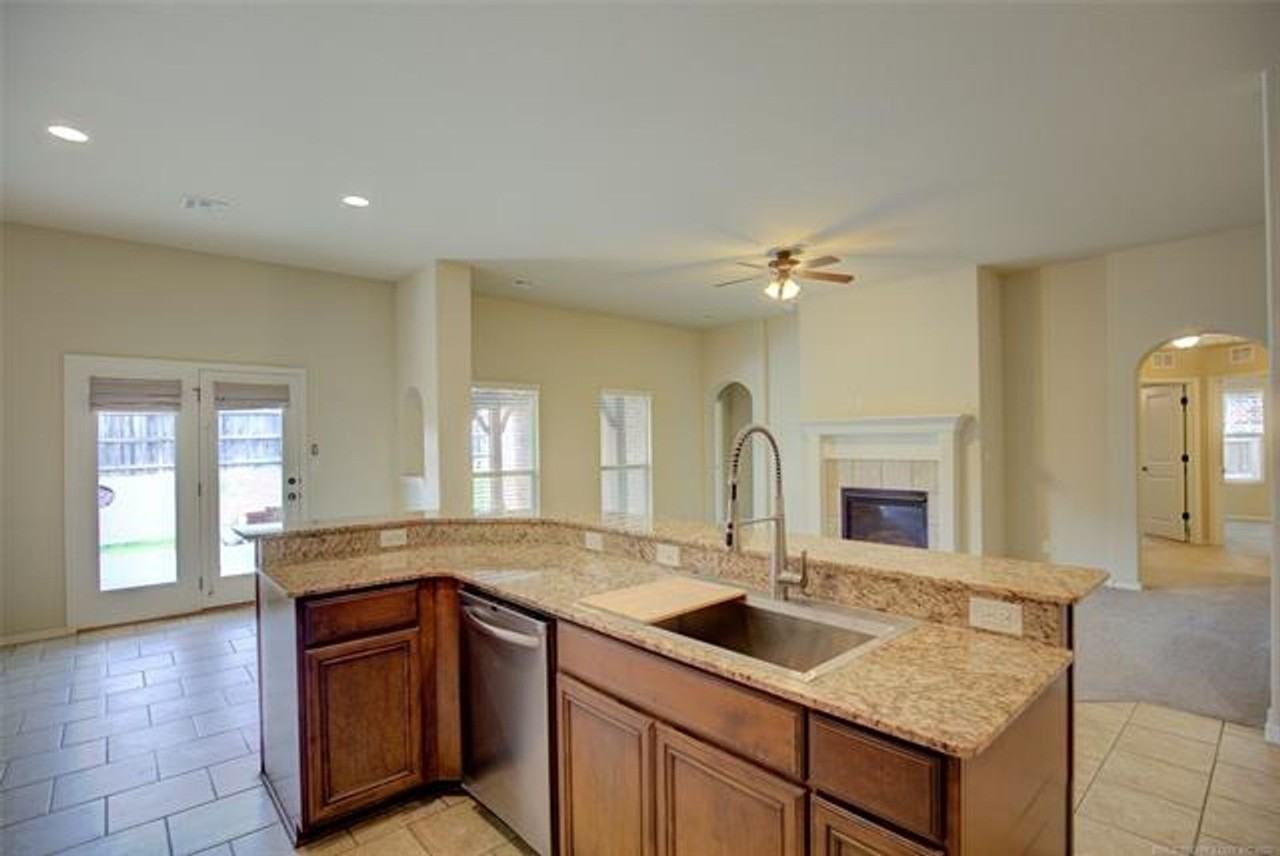 13334 S 21st St - Photo 7 of 50