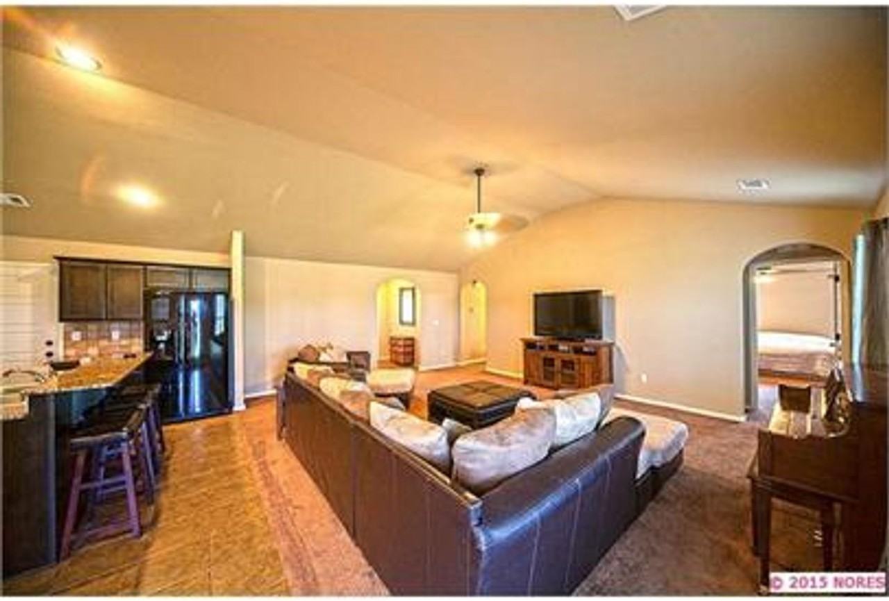 18315 E 42nd St - Photo 2 of 8