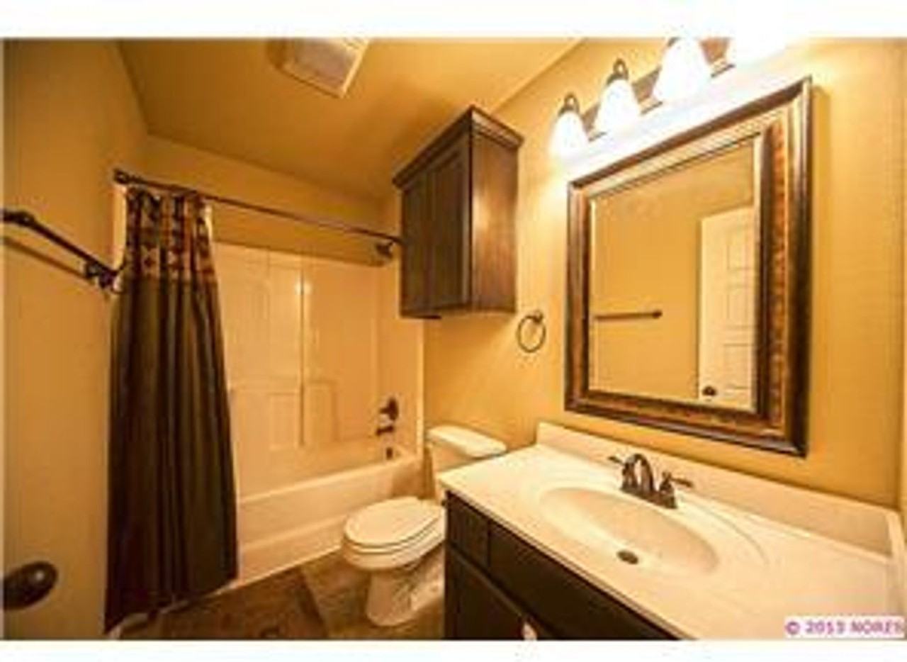 18315 E 42nd St - Photo 6 of 8