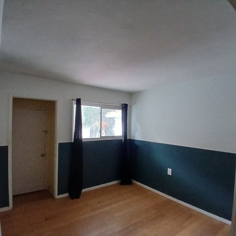 4849 54th St - Photo 4 of 8