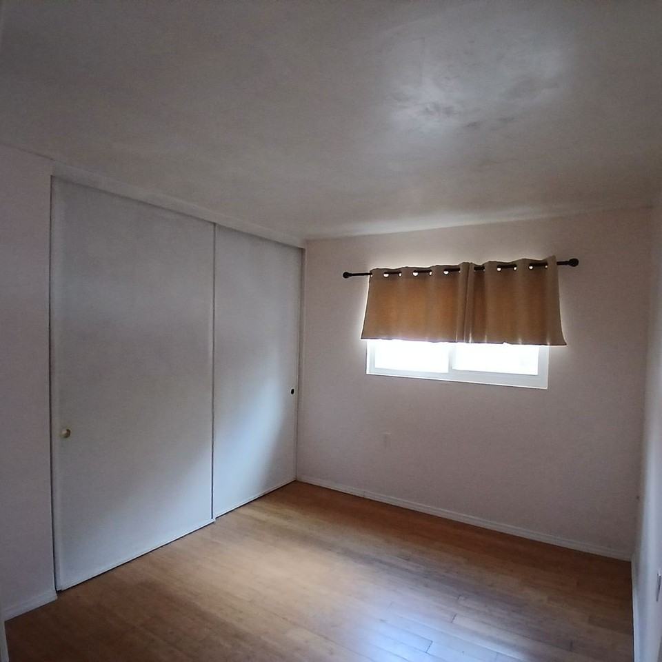 4849 54th St - Photo 5 of 8