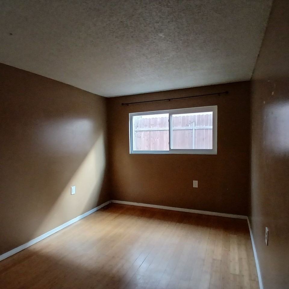 4849 54th St - Photo 7 of 8