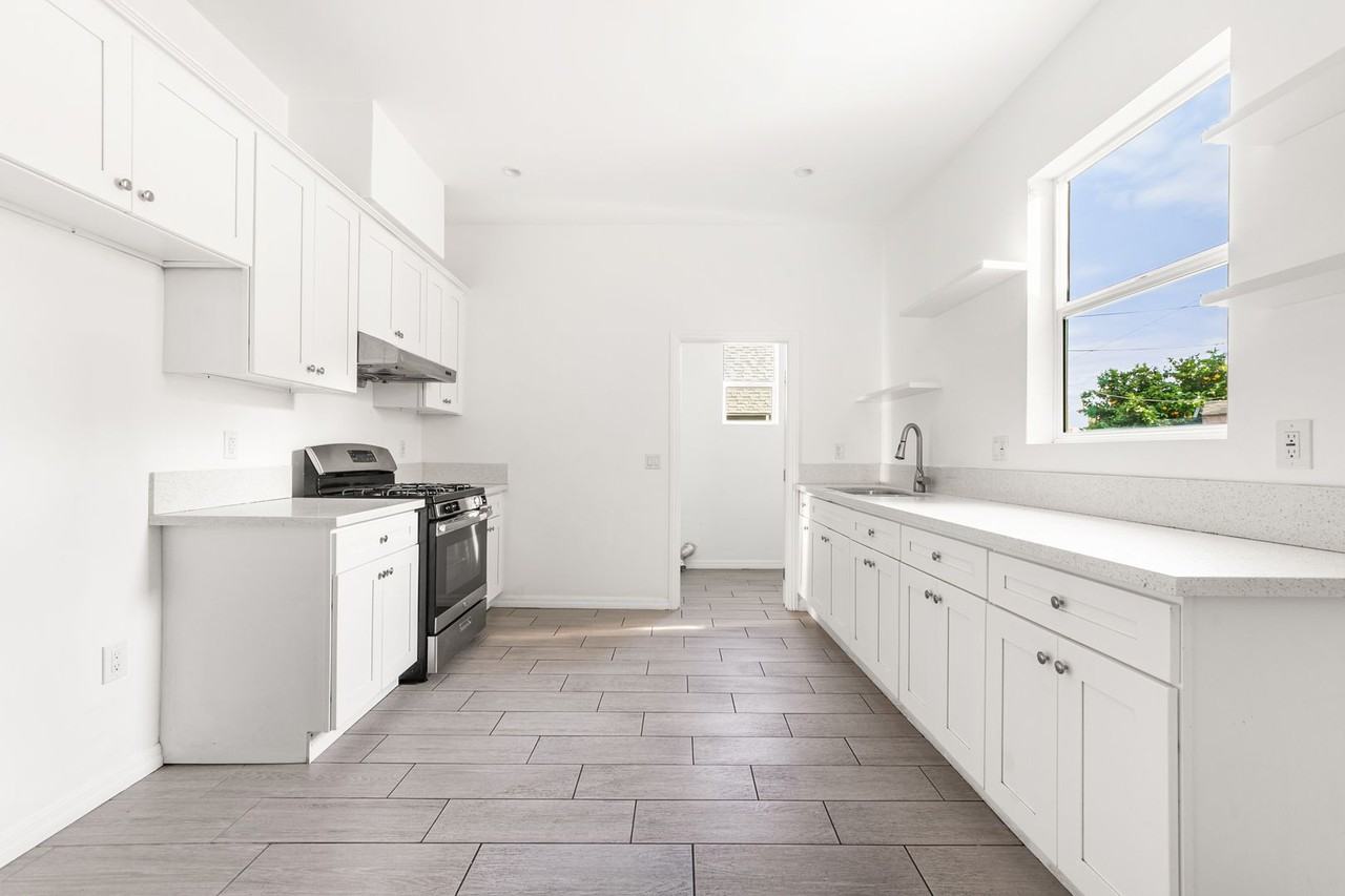 1510 E Cesar E Chavez Ave - Photo 4 of 21