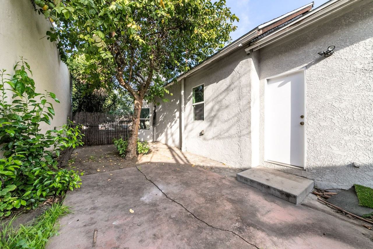 1510 E Cesar E Chavez Ave - Photo 7 of 21