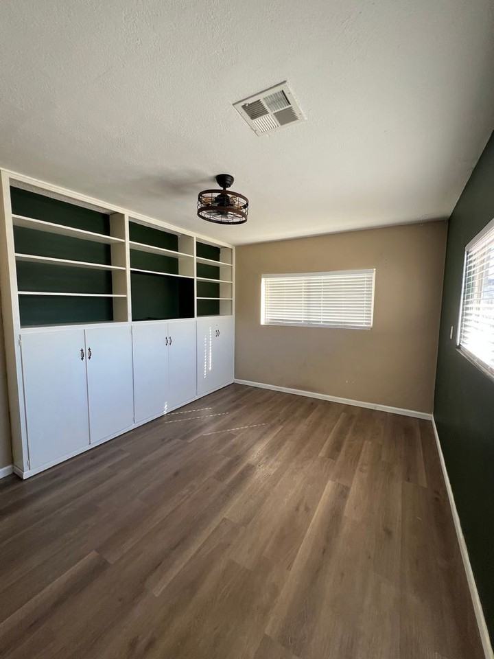 90 W 100 S - Photo 5 of 10