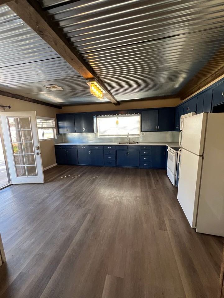 90 W 100 S - Photo 6 of 10