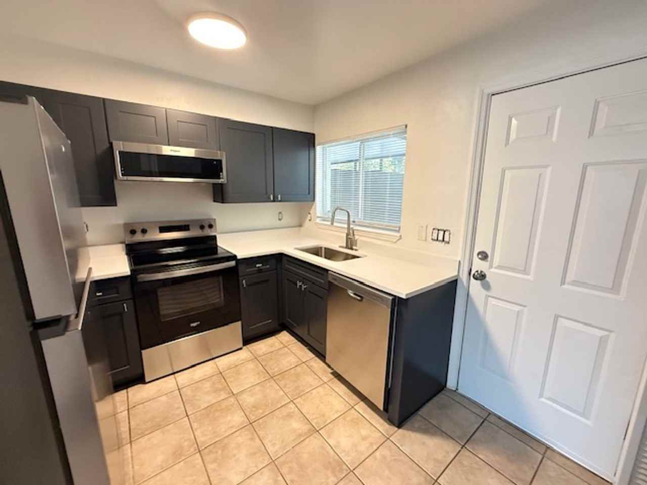 137 Garden Dr - Photo 2 of 15