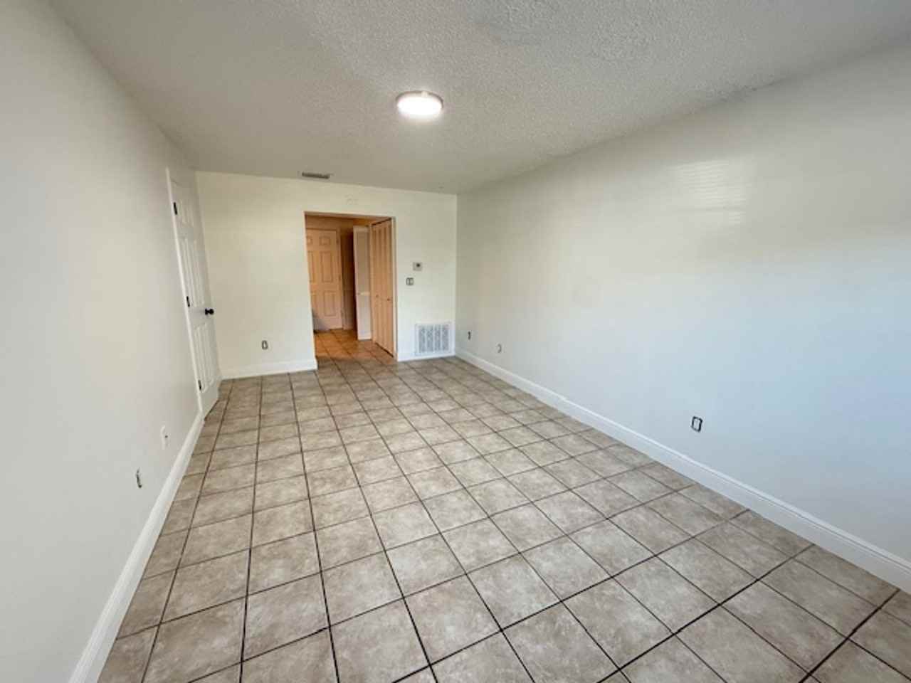 137 Garden Dr - Photo 4 of 15