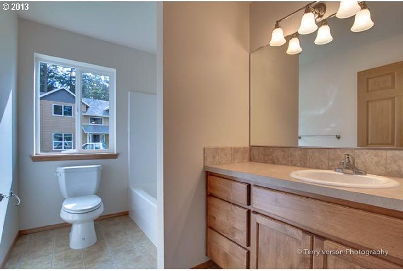 17223 Se Woodward Ct - Photo 2 of 3