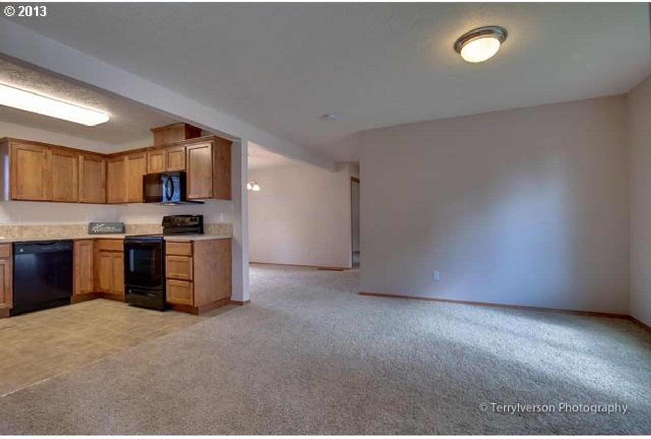 17223 Se Woodward Ct - Photo 3 of 3