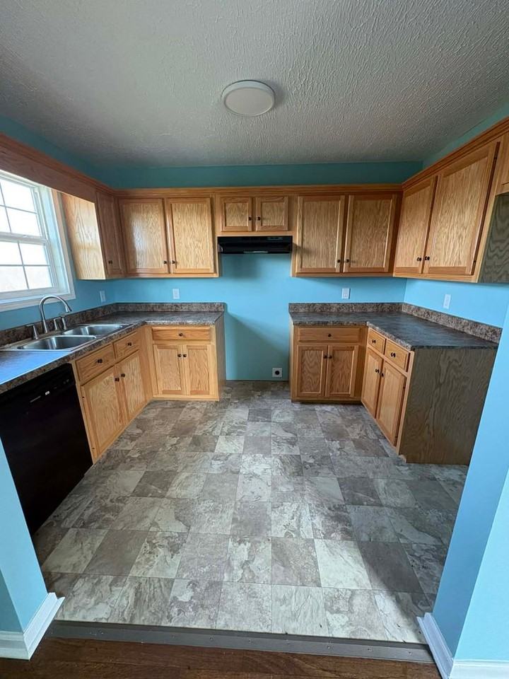 299 J Hunt Rd - Photo 2 of 9