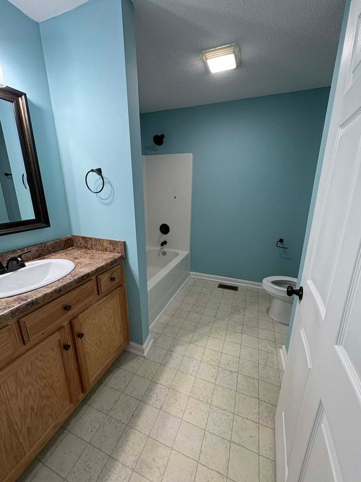 299 J Hunt Rd - Photo 5 of 9