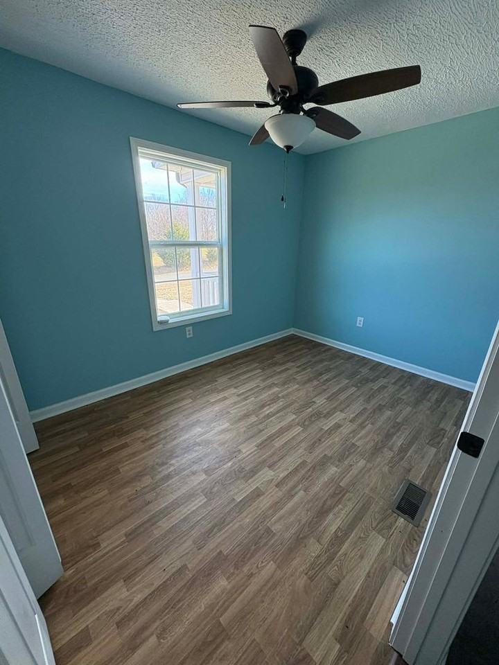 299 J Hunt Rd - Photo 6 of 9