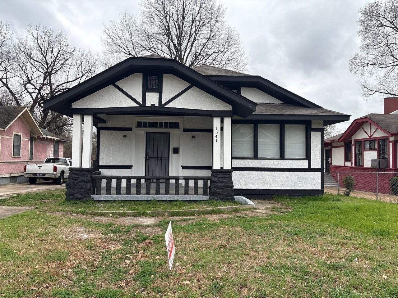 1541 Netherwood Ave - Photo 2 of 26