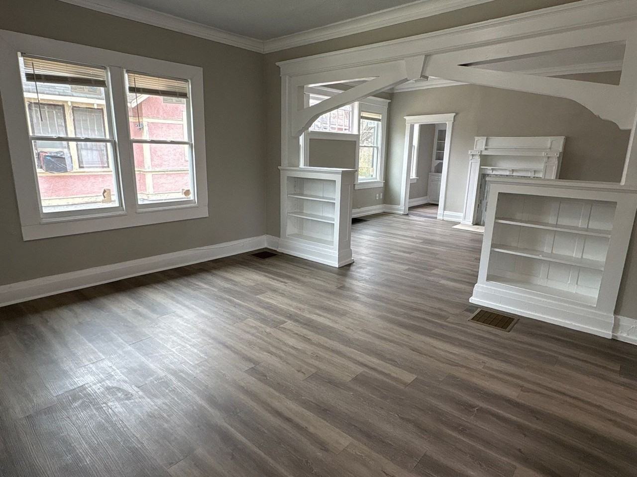 1541 Netherwood Ave - Photo 4 of 26