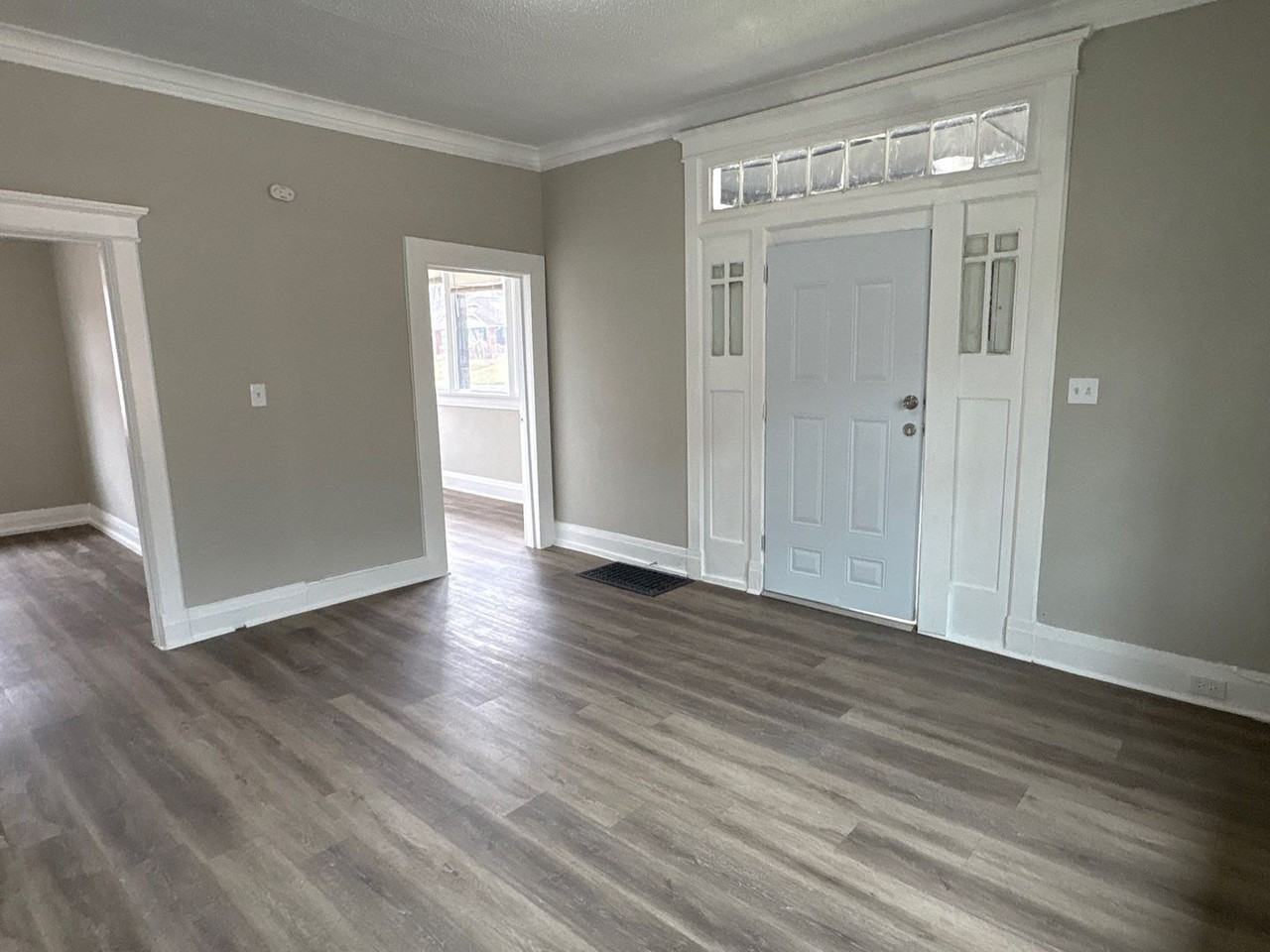 1541 Netherwood Ave - Photo 5 of 26