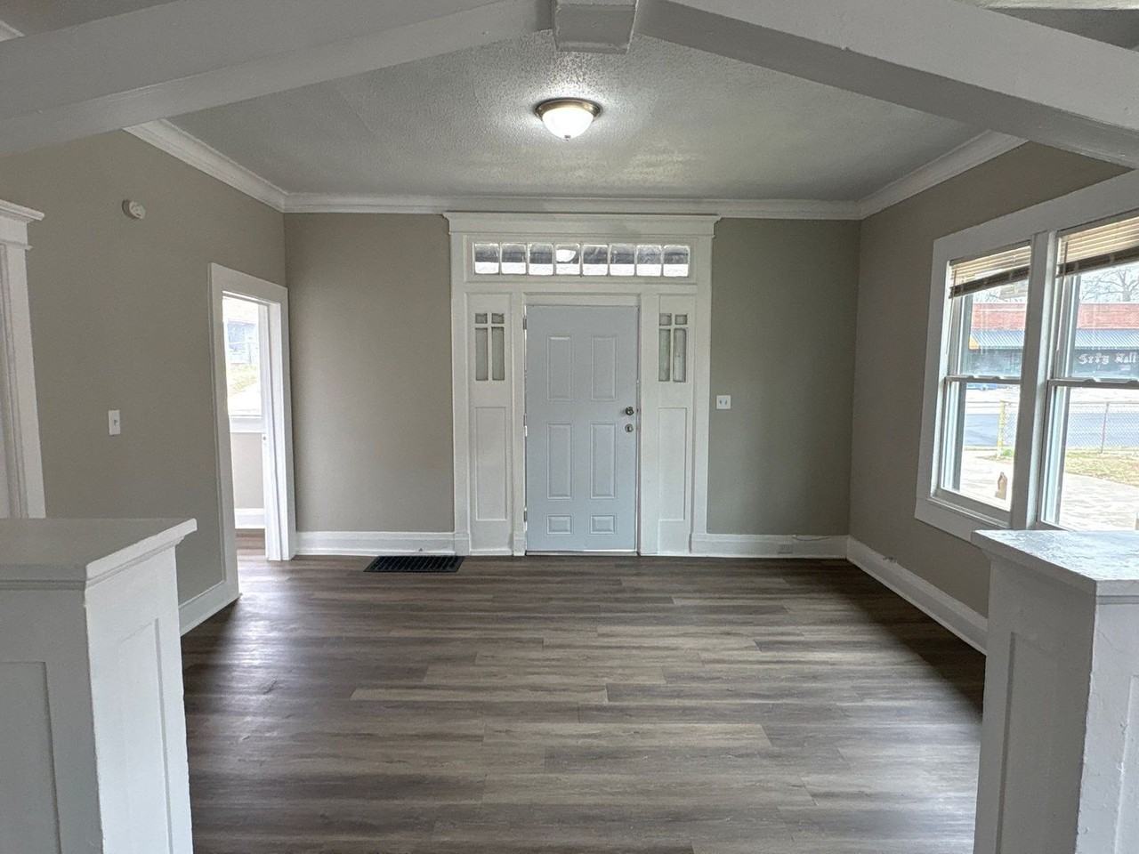 1541 Netherwood Ave - Photo 6 of 26