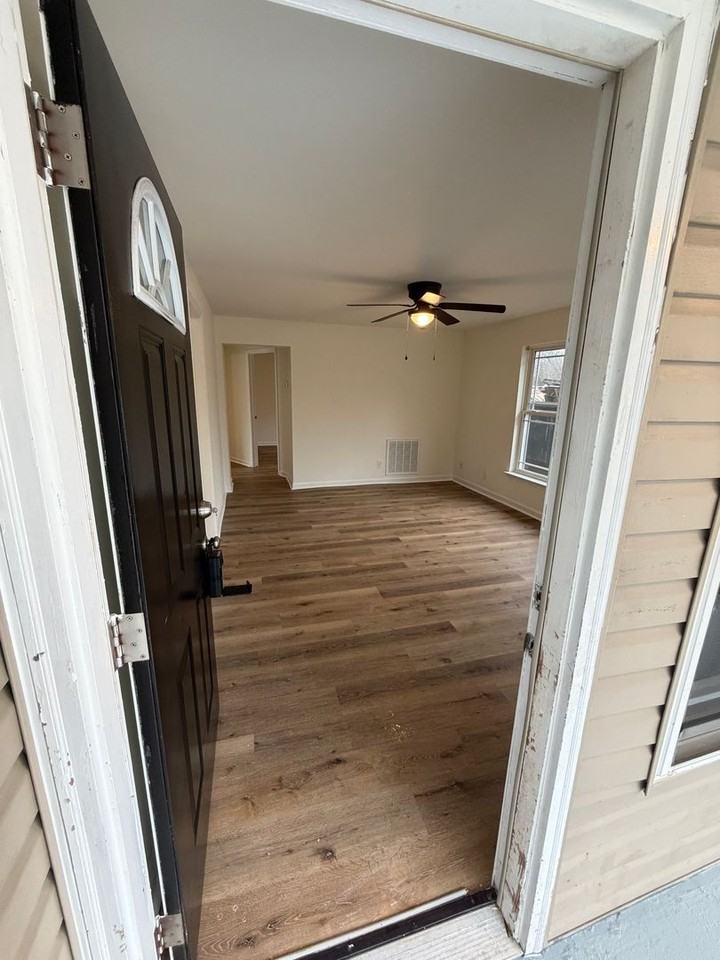 1012 Desoto Ave - Photo 2 of 23