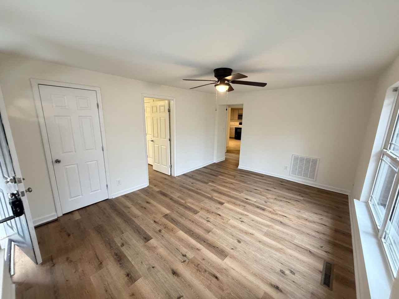 1012 Desoto Ave - Photo 3 of 23