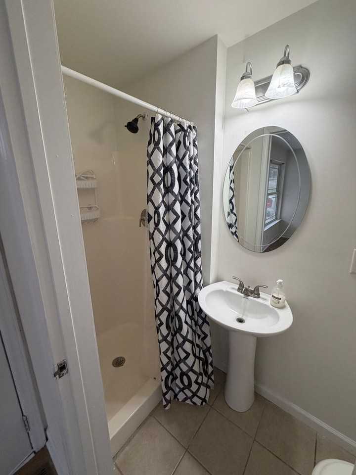 1012 Desoto Ave - Photo 5 of 23