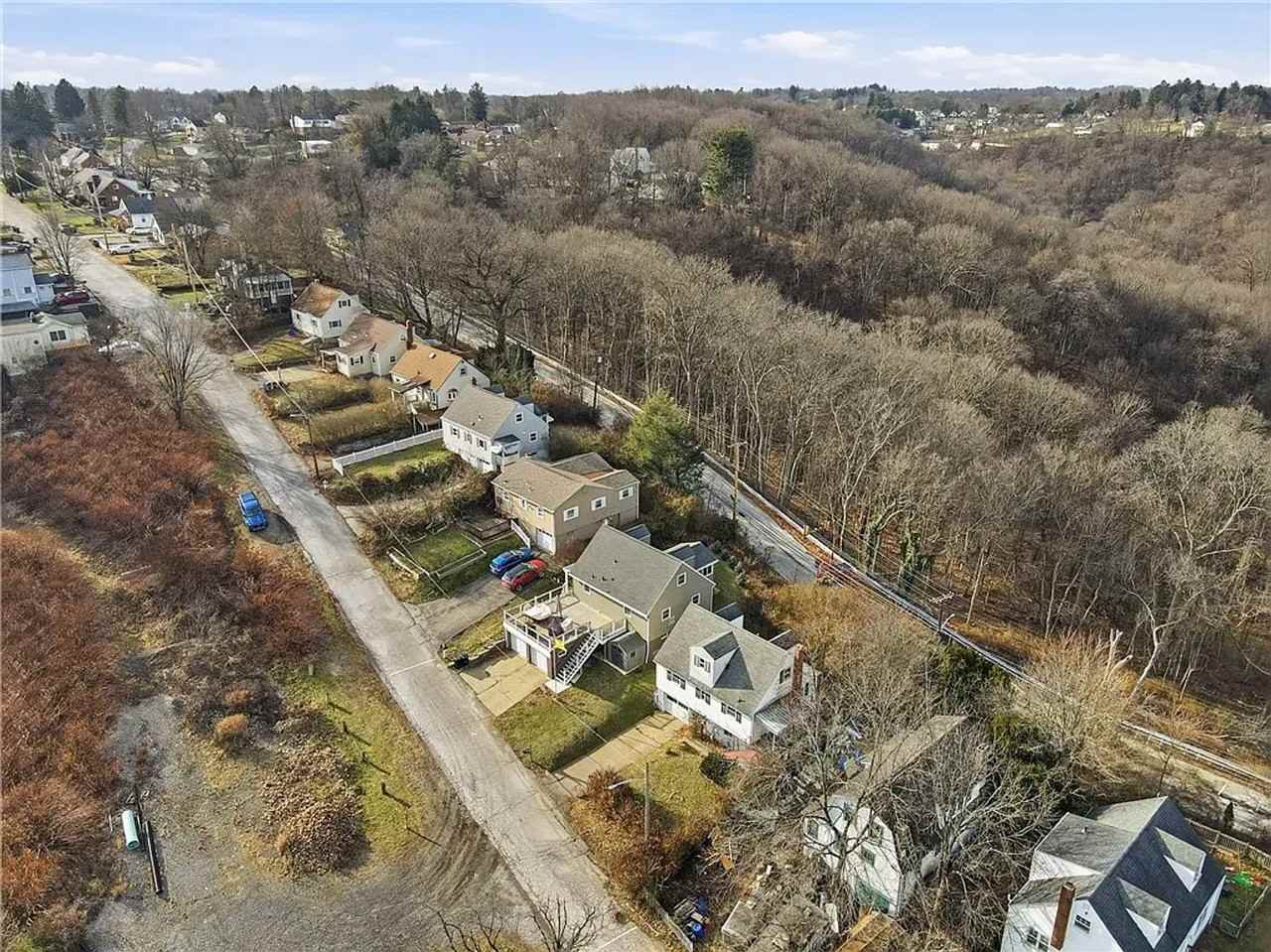 1865 Montour St - Photo 5 of 25