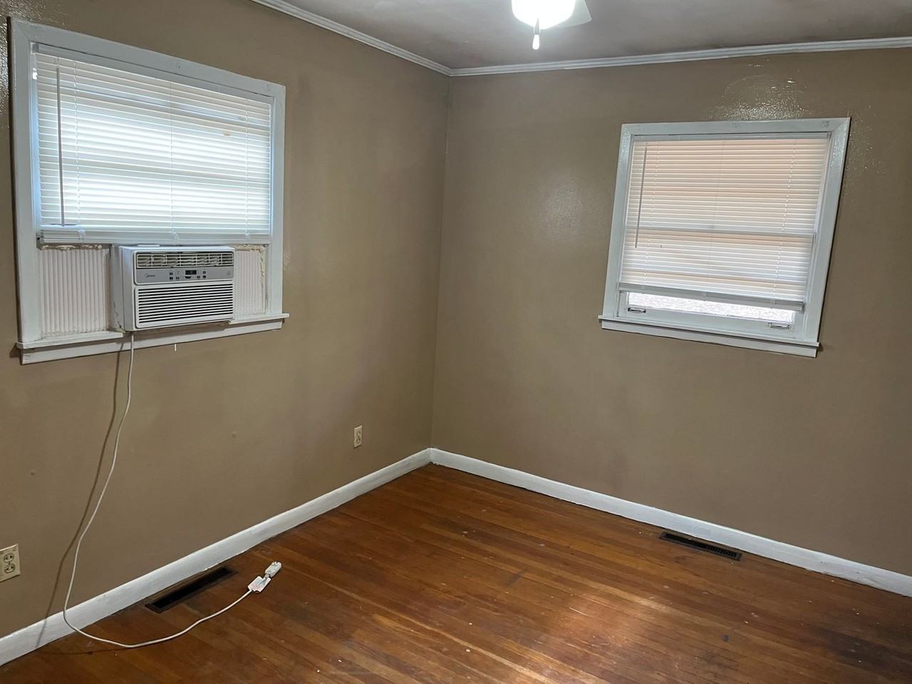 219 Summer Hill Rd - Photo 3 of 5