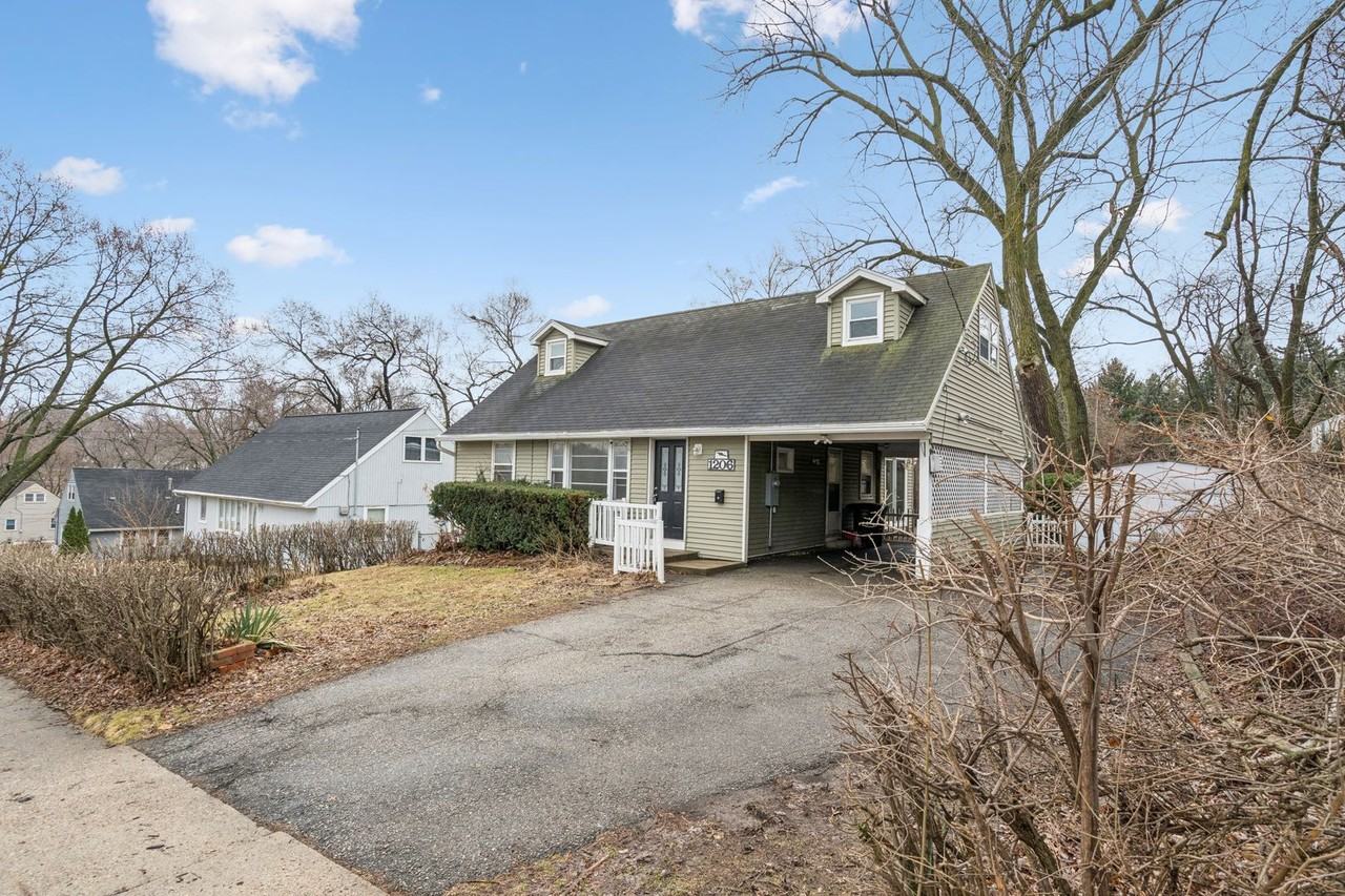 1206 Amos Ave - Photo 2 of 27