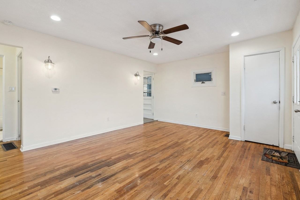 1206 Amos Ave - Photo 4 of 27