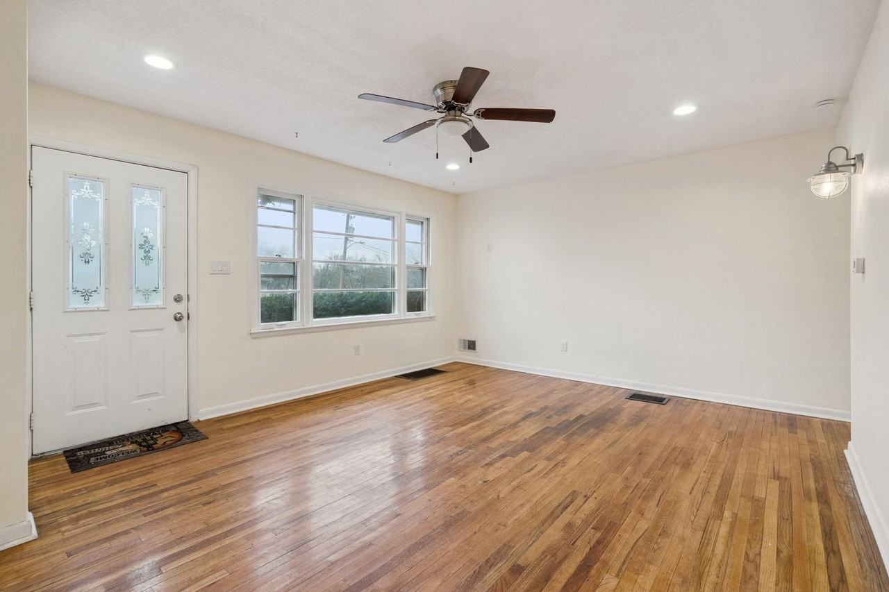 1206 Amos Ave - Photo 5 of 27