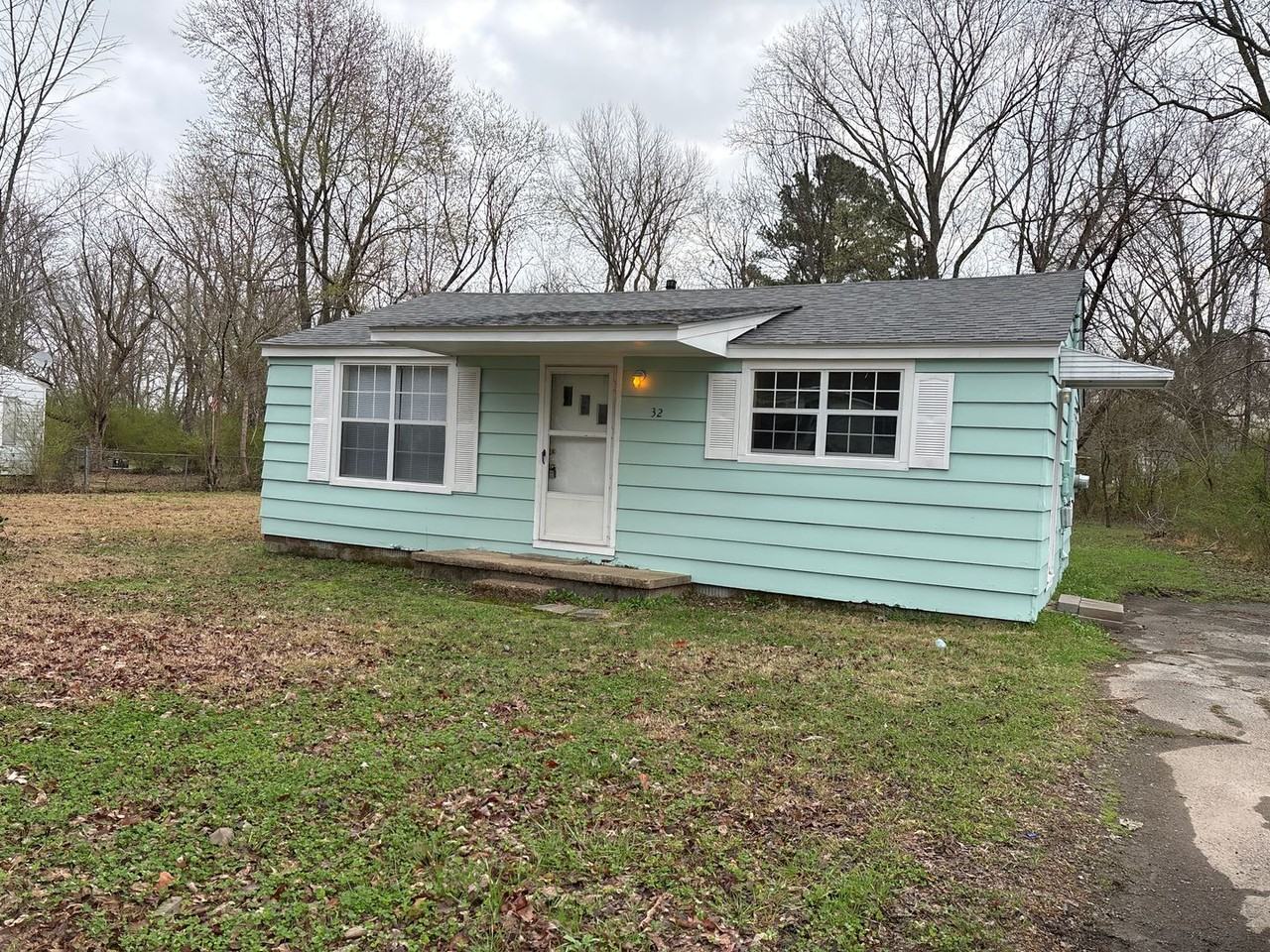 32 Jefferson St - Photo 2 of 7