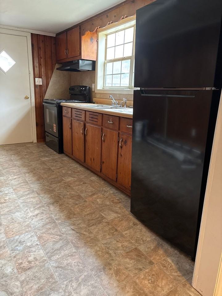 32 Jefferson St - Photo 4 of 7