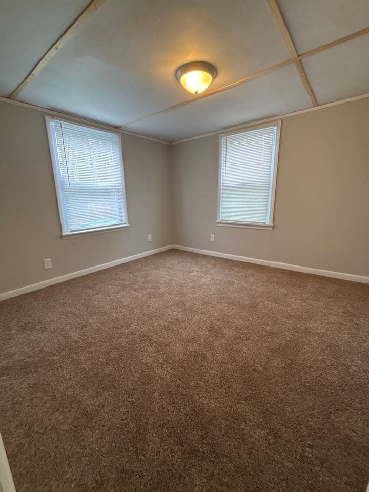 32 Jefferson St - Photo 7 of 7