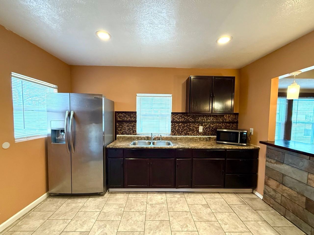 2404 Avenue B - Photo 4 of 15