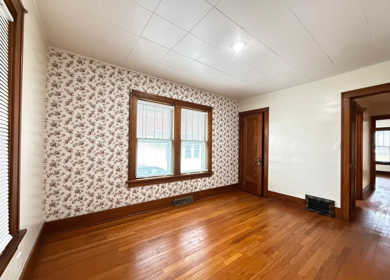 2404 Avenue B - Photo 7 of 15